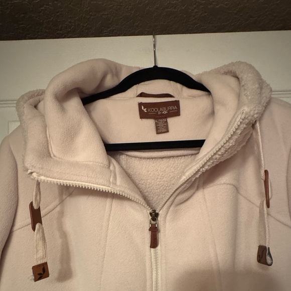 Koolaburra Sz XL Cream Faux Fur Sherpa Jacket with Hood - Picture 3 of 12